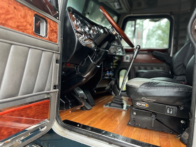 Peterbilt Interior