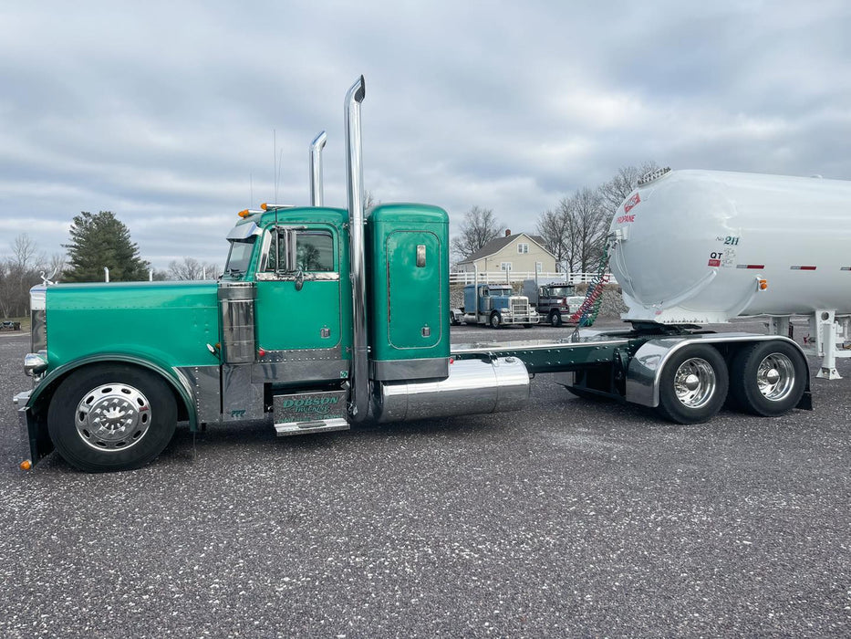 Peterbilt 379 8” Lincoln Chrome West Coast Curve Exhaust Kit W/ Y Pipe